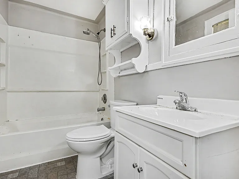1210 W Barnes Ave — Photo 13
