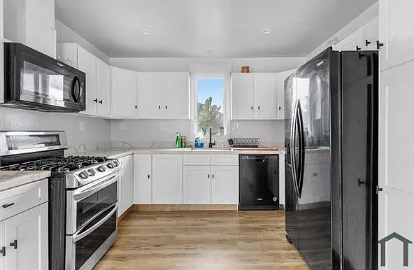 3031 Chestnut St — Photo 4