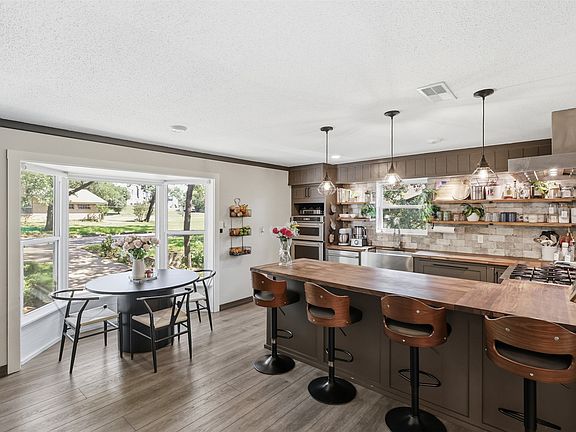 5th image of 2112 Coral Dr