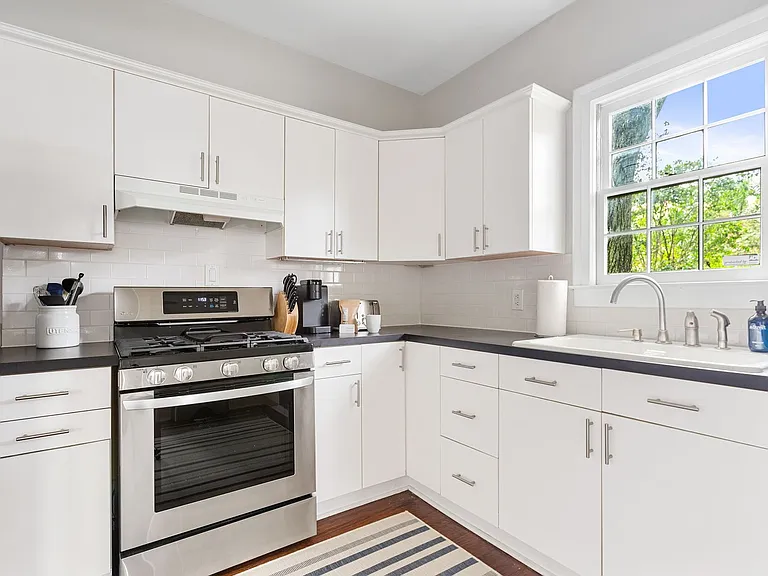 11 Marion St — Photo 9