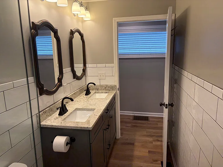 423 E Brandeis Ave — Photo 10