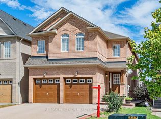 4841 Apple Blossom Cir, Mississauga, ON L5V 3C6