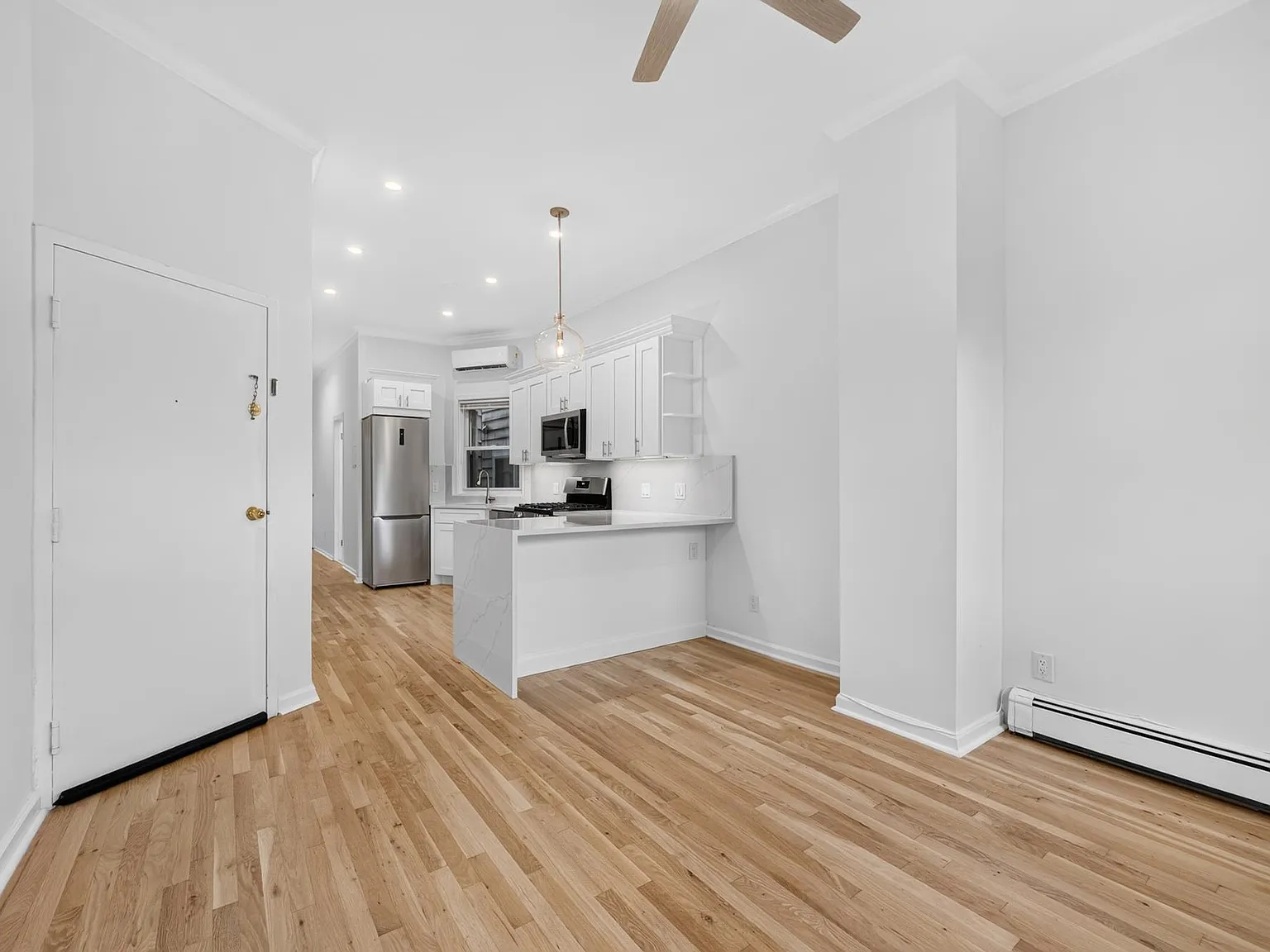 1 bed, 1.0 bath, $2,375 — Photo 4