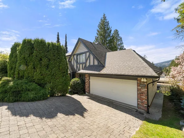 4877 Cedarcrest Ave, North Vancouver, BC V7R 3R6