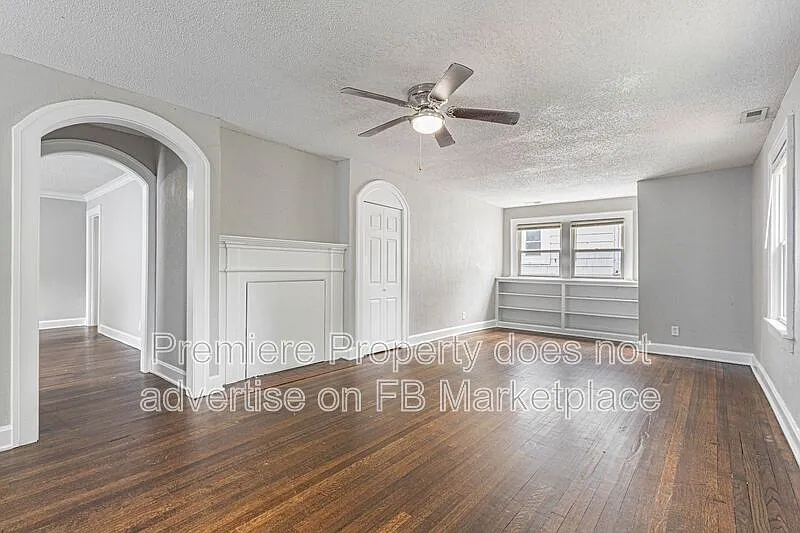 3 bed, 2.0 bath, 1400 sqft, $1,250 — Photo 3