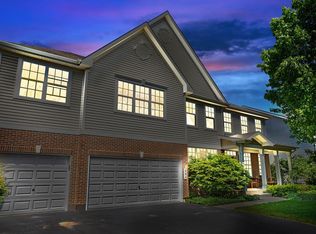 464 Sandlewood Ln, Lake Villa, IL