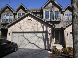 814 Millcreek Cir, Elgin, IL 60123