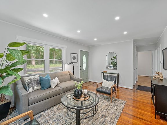 3rd image of 547 Miami Ave
