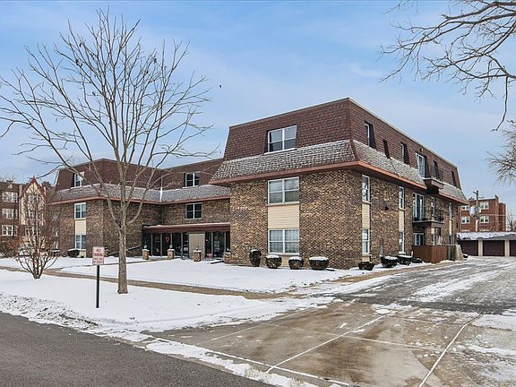 2nd image of 475 Shenstone Rd APT 304