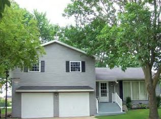 910 S Hancock Dr, Decatur, IL 62521