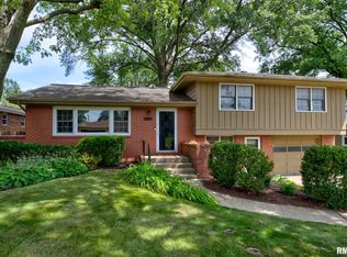 6118 N Knollaire Dr, Peoria, IL 61614