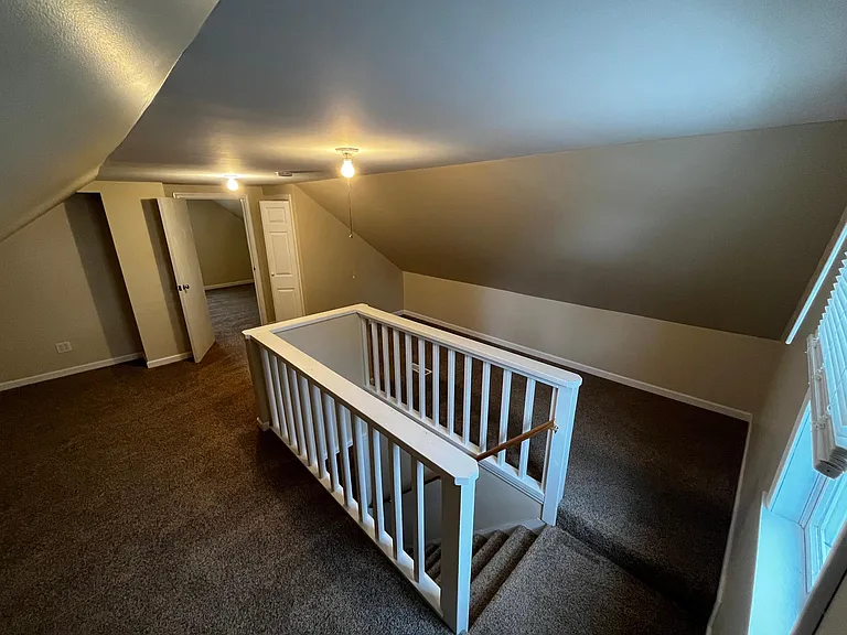 441 N Davis Rd — Photo 10