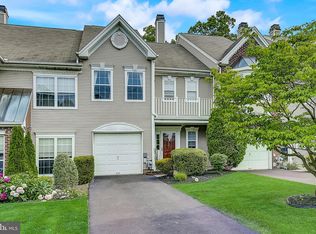 10 Saddle Ct, Schwenksville, PA 19473