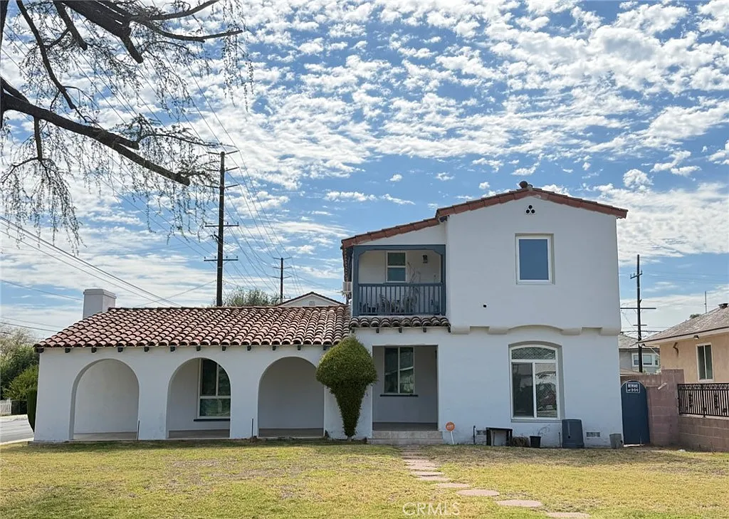2 bed, 1200 sqft, $3,200 — Photo 1