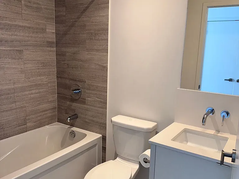 100 Harbour St #6208 — Photo 9
