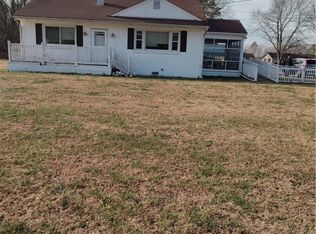 1892 York River Rd, Shacklefords, VA 23156