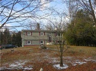 2 Dike Dr, Monsey, NY 10952