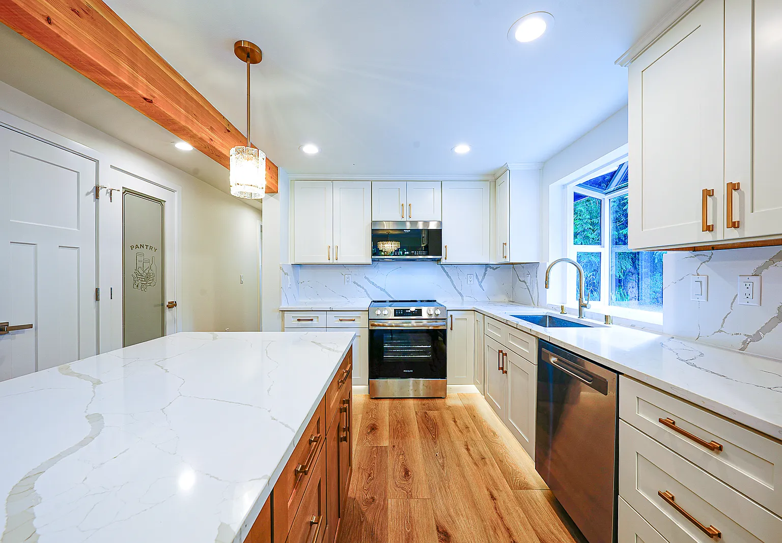 3 bed, 1380 sqft, $4,490 — Photo 3