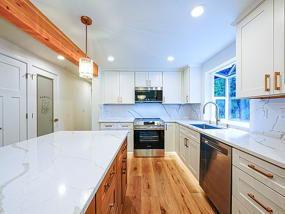 3rd image of 2305 NE 95th St