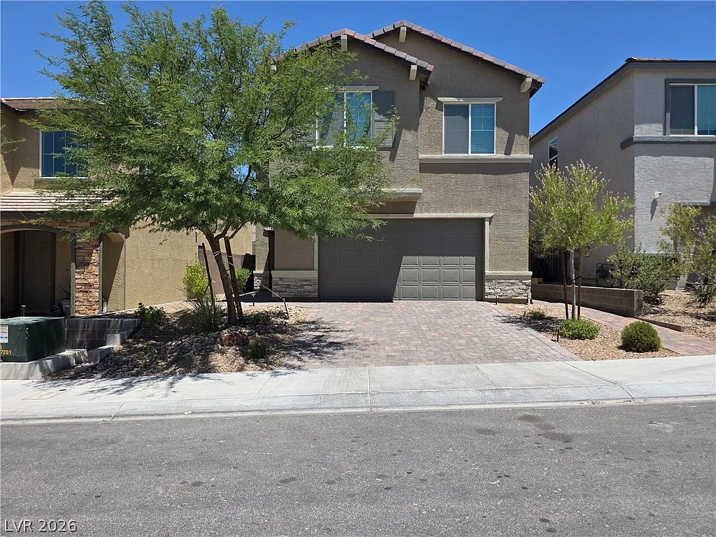 5 bed, 3.5 bath, 2642 sqft, $2,600 — Photo 2