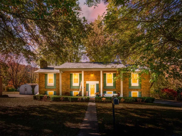 236 Keystone Dr, Blountville, TN 37617