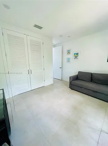 2740 SW 29th Ave — Photo 3