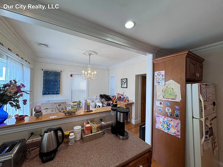 386 Medford St — Photo 5