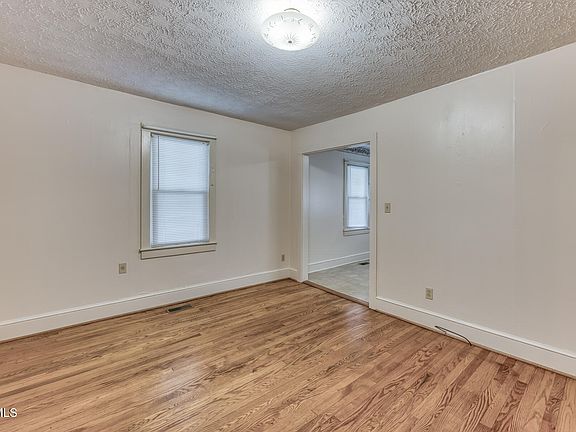 3rd image of 342 Bristol Ave