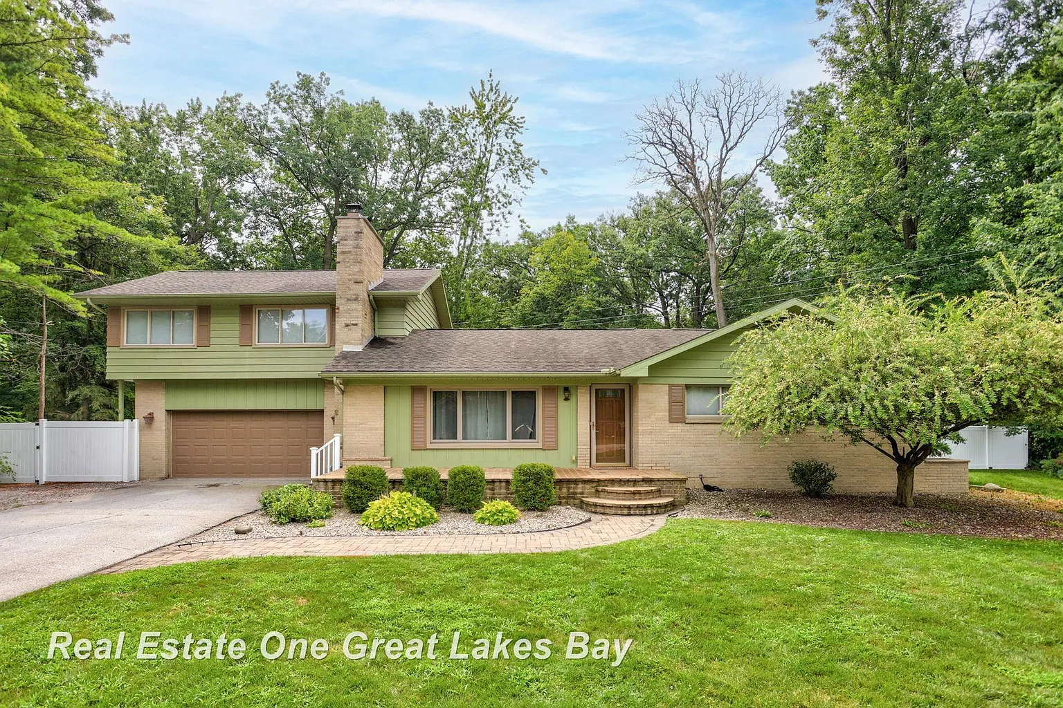 3080 Crestwood Ct photo 1