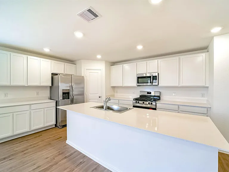 5227 Sunvalley Bend Dr — Photo 9
