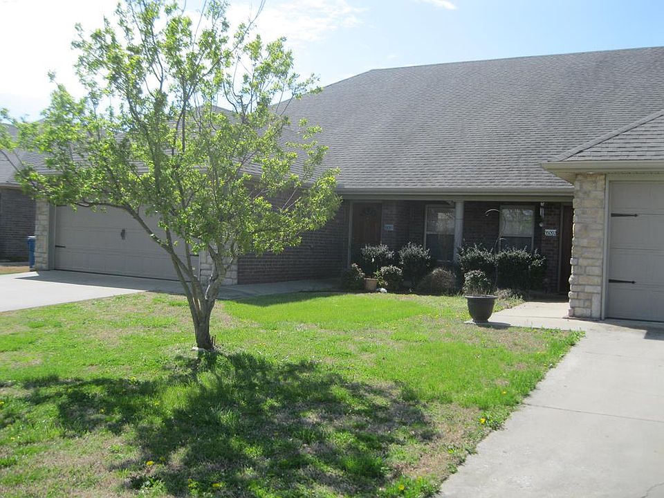 1st image of 3509 SW Deerfield Blvd #1