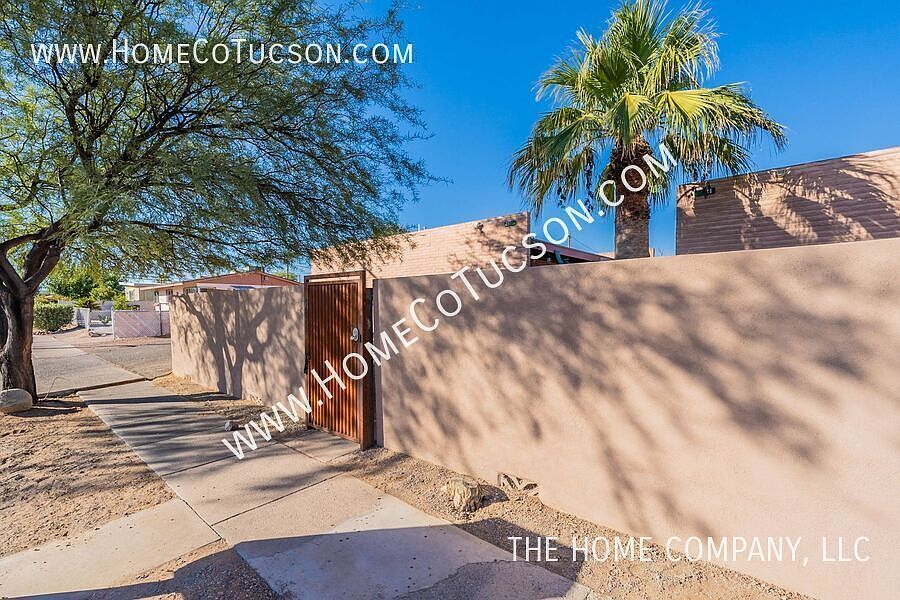 1st image of 2511 N Fontana Ave APT C