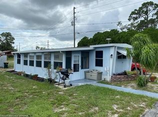 686 Memorial Dr, Sebring, FL 33870