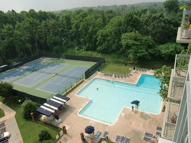 Pool + 3 tennis courts (w/out tennis bubble)