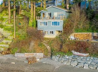 395 W Bluff Rd, Point Roberts, WA 98281