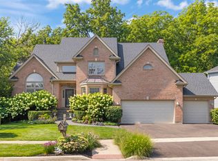 6524 Greene Rd, Woodridge, IL 60517