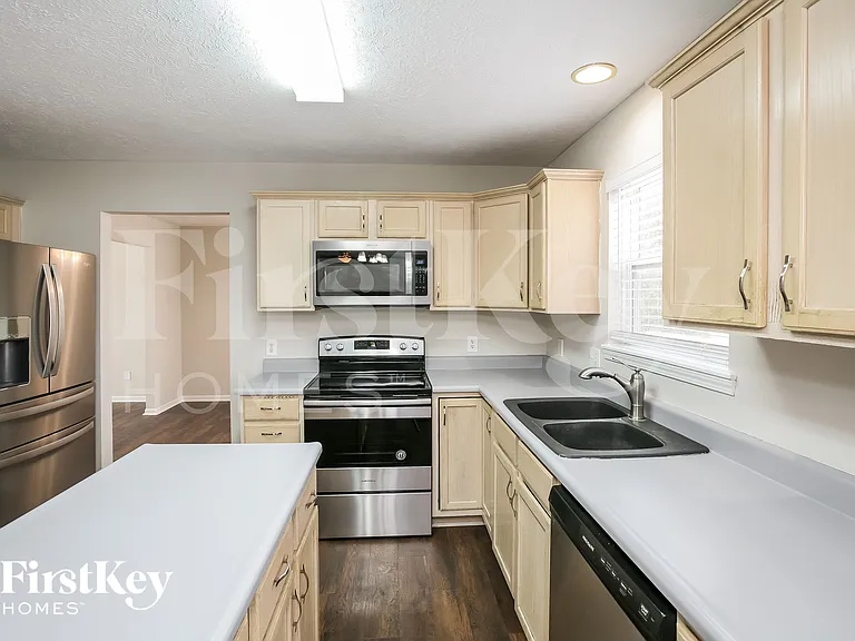 902 Hearthside Ct — Photo 6