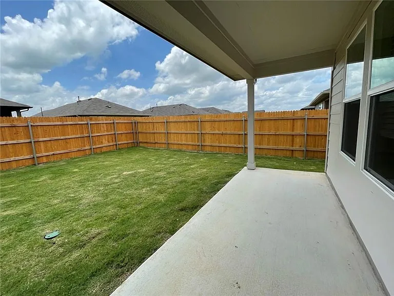 128 Hazel Grv — Photo 20