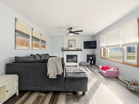 5th image of 294 Milton Dr