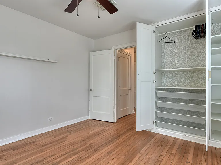 523 E Huisache Ave — Photo 10