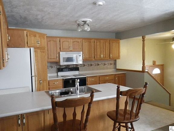 3rd image of 5130 Silver Hill Dr