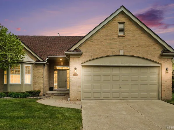 17171 Stone Dr #73, Clinton Township, MI 48038