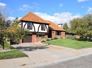 1229 Park Garden Rd, Great Falls, MT 59404