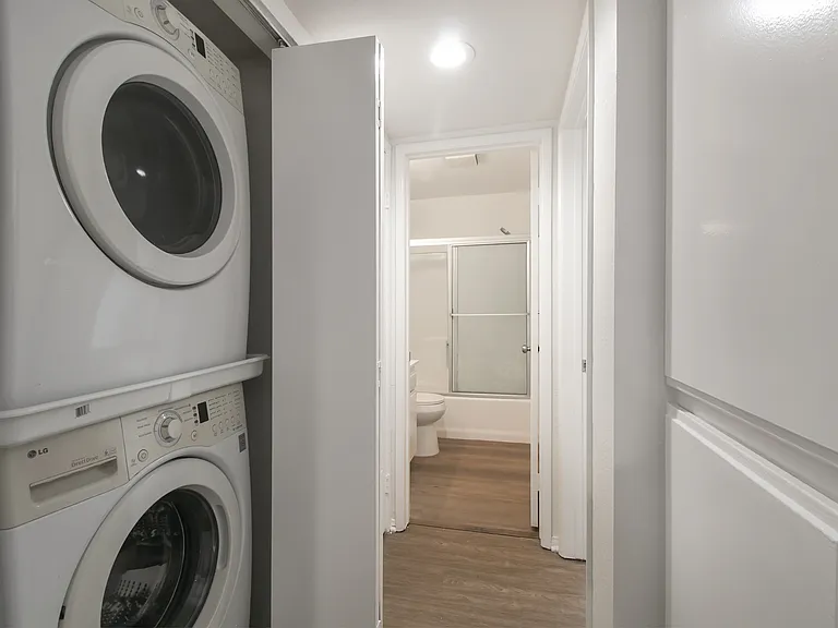 Hallway to 2nd Bathroom & 2nd Bedroom