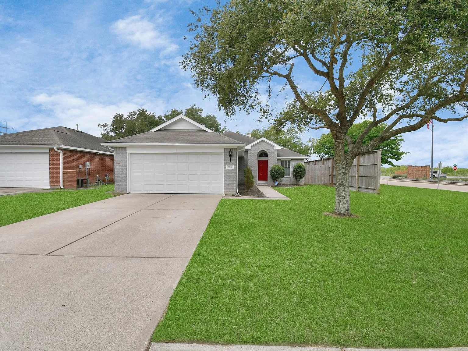3 bed, 2.0 bath, 1540 sqft, $2,000 — Photo 3