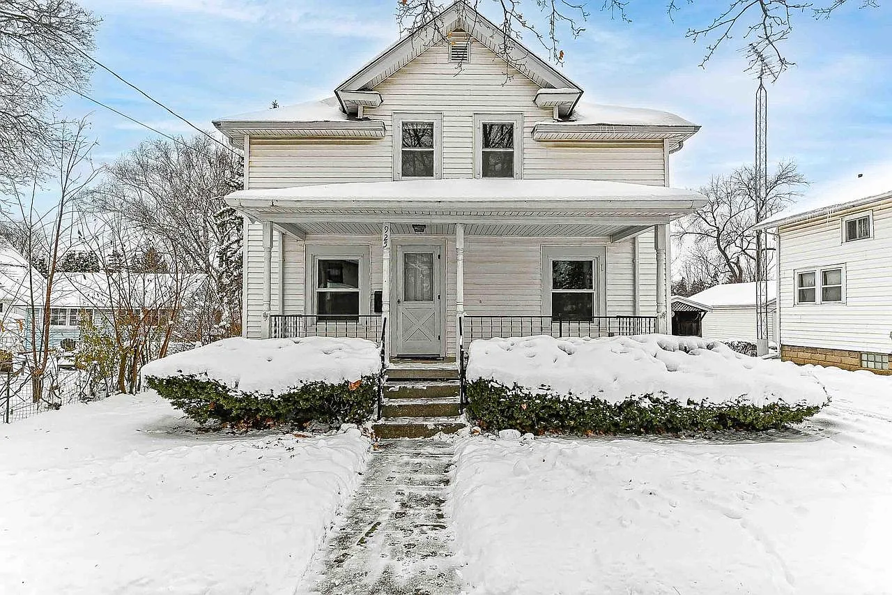 925 East Wisconsin STREET photo 1