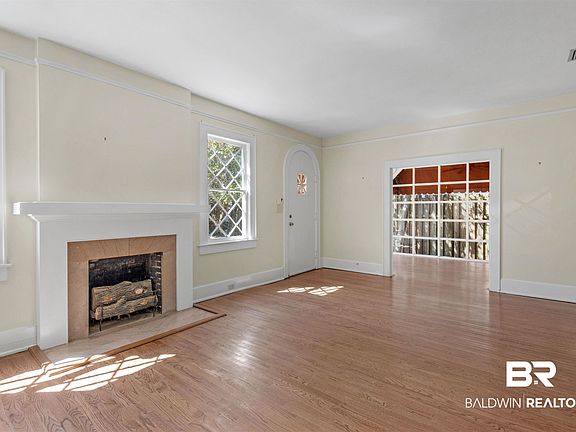 3rd image of 1706 Hunter Ave