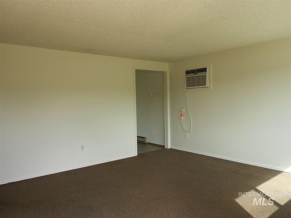 3rd image of 1241/1243 S Hanson Ave
