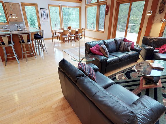 4th image of 12998 Timber Ridge Ct