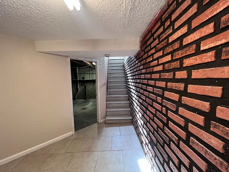 8908 Saint Louis Ave — Photo 20